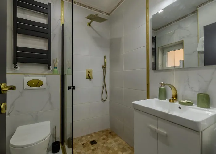 The Queen's Den - Nicolae Balcescu * 布拉索夫