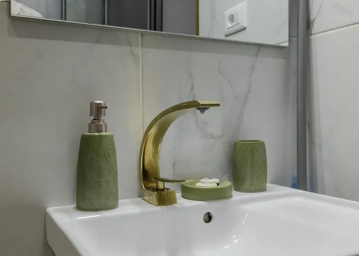 The Queen's Den - Nicolae Balcescu 公寓 *