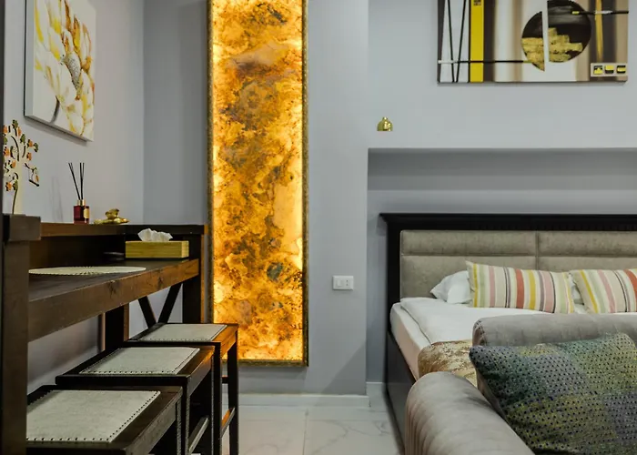 The Queen's Den - Nicolae Balcescu